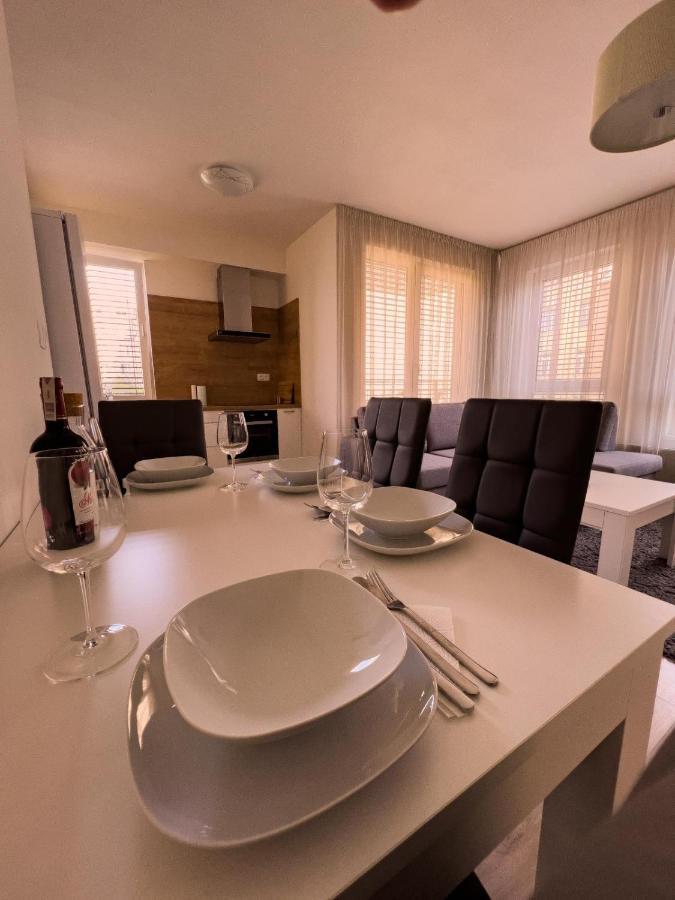 Elegant Escape Apartment I - City Centre Bratislava Eksteriør bilde